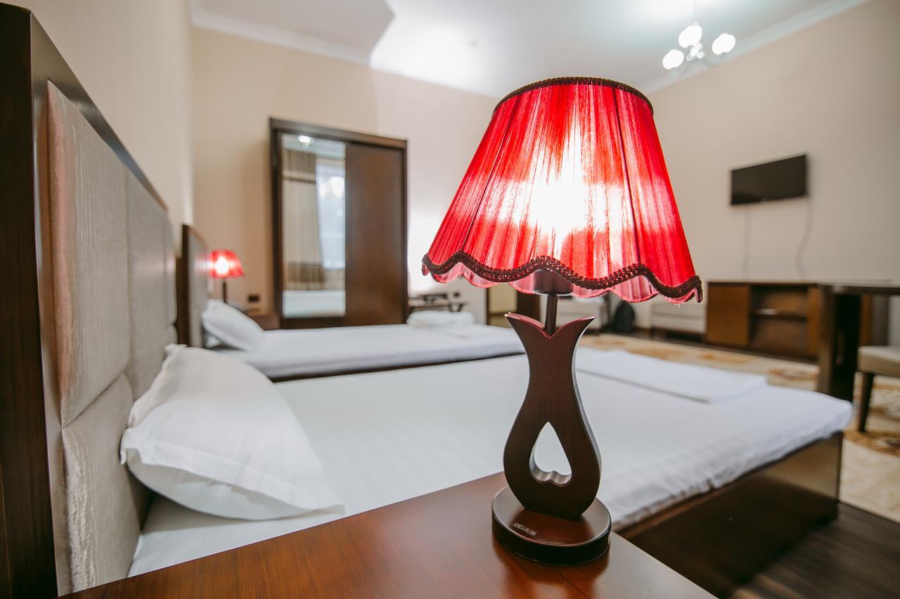 Hotel Inju Taraz Exteriör bild
