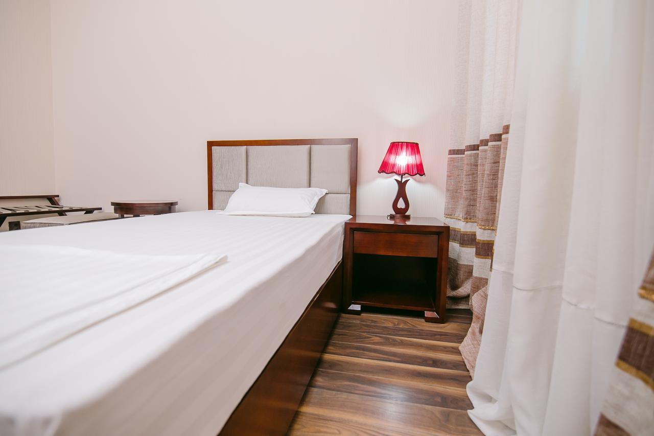 Hotel Inju Taraz Exteriör bild